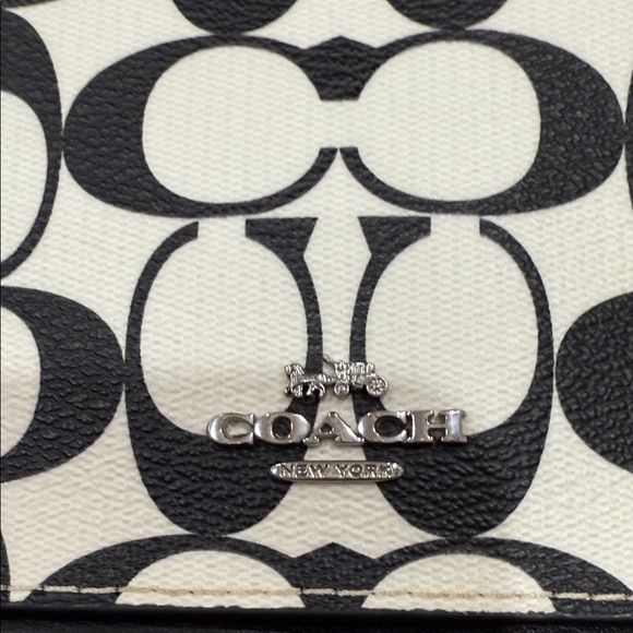 Coach Monogram Black and White Crossbody bag. - Picture 2 of 6